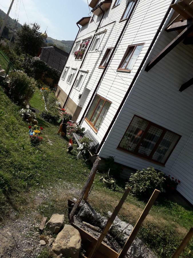 Hotel Гостинний Двір Євгенія Mizhhirya  Exterior foto